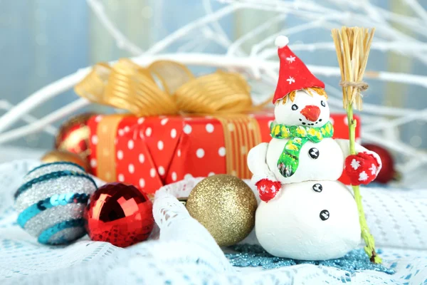 Beautiful Christmas composition with gift and Christmas toys close-up — Stock Photo, Image