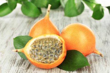 tutku meyve üzerinde tablo yakın çekim