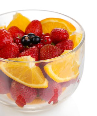 cam fincan beyaz izole yararlı meyve salatası