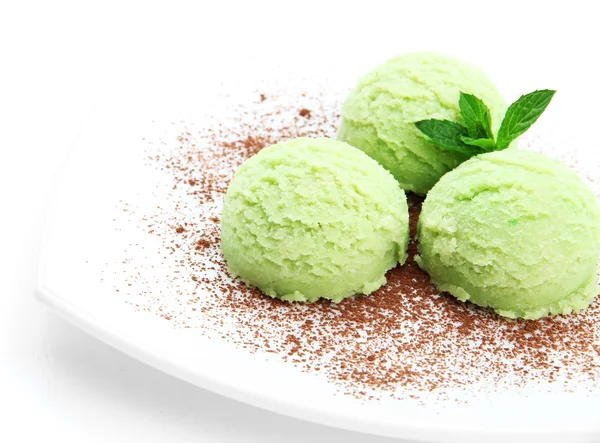 Delizioso gelato su piatto isolato su bianco — Foto Stock