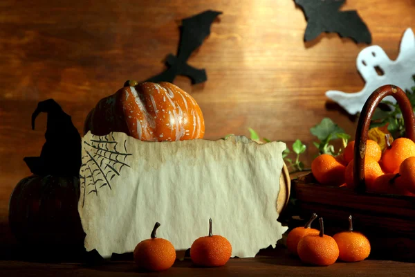 Composizione Halloween su sfondo marrone in legno — Foto Stock