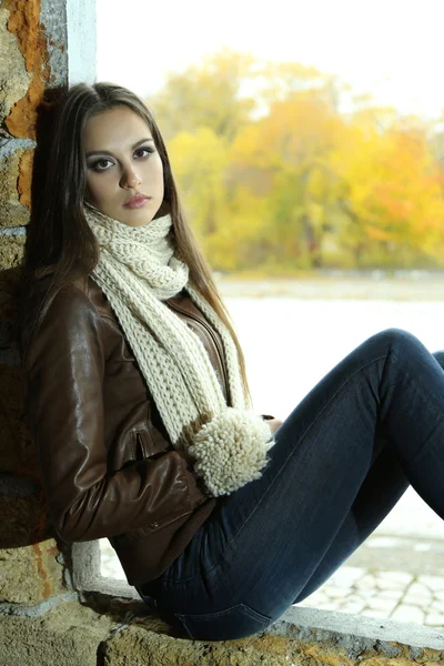 Portrait of young serious woman outdoors — Stock Photo, Image
