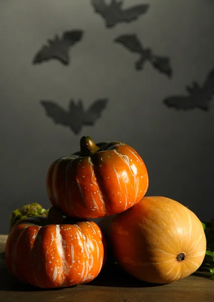 Composizione Halloween su sfondo grigio scuro — Foto Stock