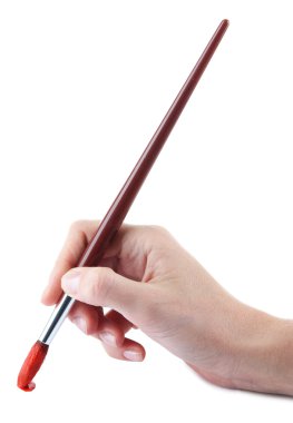 el ile üzerine beyaz izole kırmızı boya fırçası tutarak