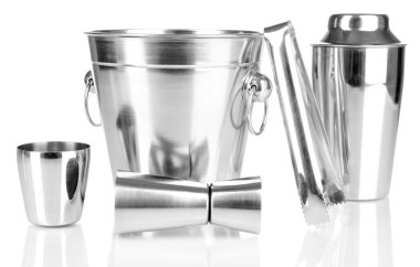 kokteyl shaker ve metal buz kovası whit üzerinde izole
