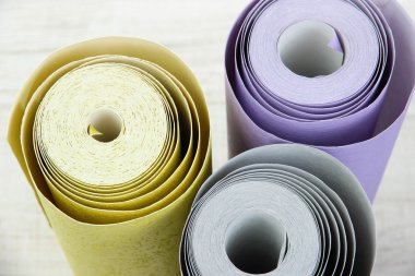 ahşap zemin üzerinde duvar kağıtları