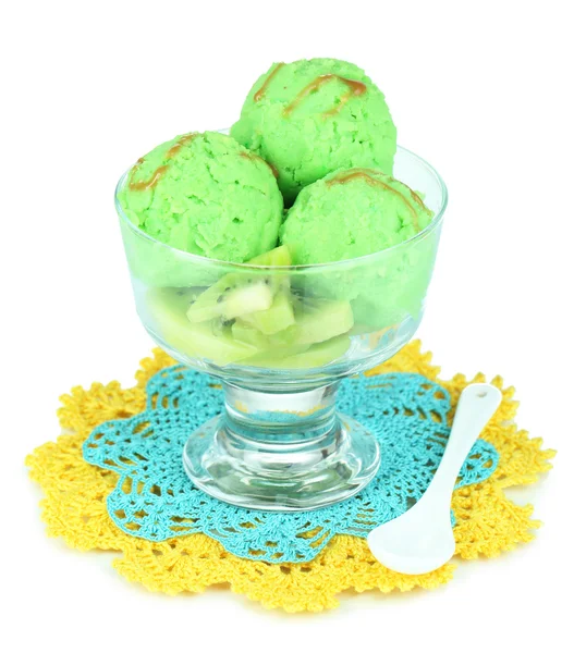 Delicioso helado en jarrón de vidrio aislado en blanco —  Fotos de Stock
