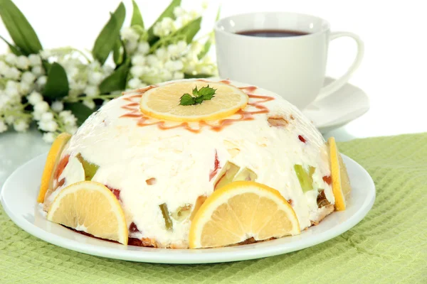 Delicioso bolo de geleia na mesa no fundo branco — Fotografia de Stock