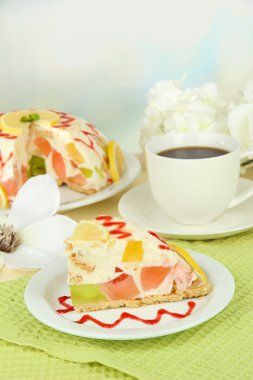 Lezzetli jöle pasta üzerinde ışık arka plan masaya