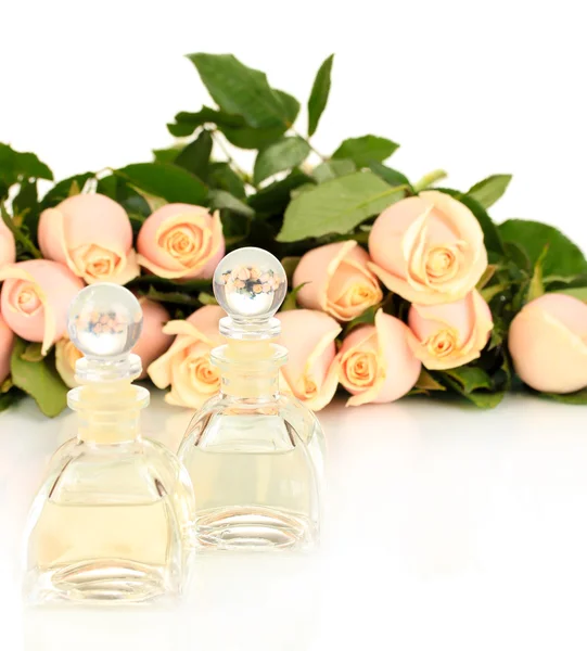 Beautiful bouquet of roses and perfume, isolated on white — Stock Photo, Image