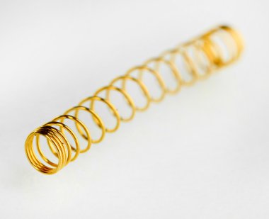 coil bahar beyaz izole