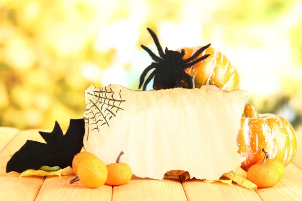 Halloween samenstelling op aard achtergrond — Stockfoto