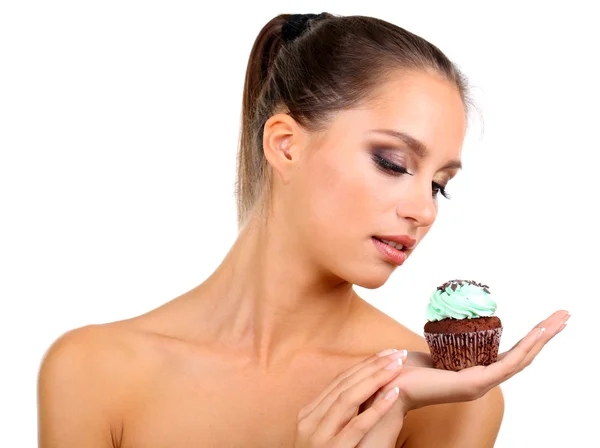 Retrato de menina bonita com cupcake de chocolate isolado em branco — Fotografia de Stock