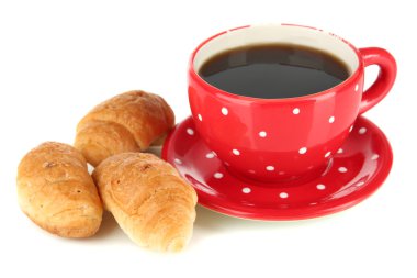 lezzetli croissants ve kahve üzerine beyaz izole