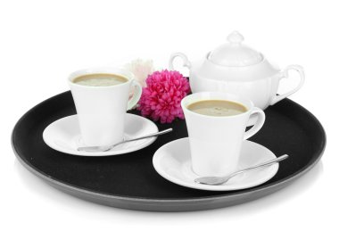 Kahve üzerine beyaz izole tepsi