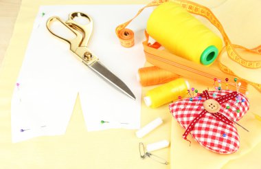 dikiş araçlarını moda tasarımı