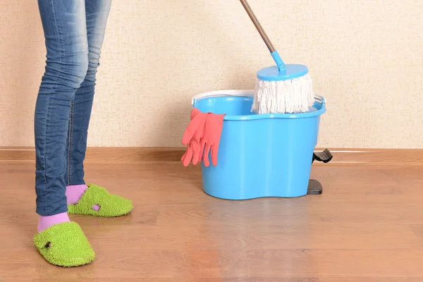 House cleaning with mop — Stock Photo, Image