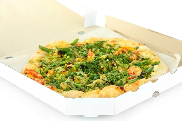 Gustosa pizza vegetariana in scatola, isolata su bianco — Foto Stock