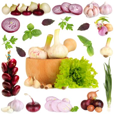 soğan ve sarımsak üzerinde beyaz izole kolaj