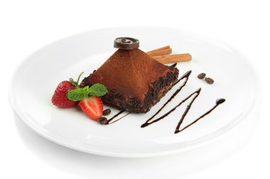 beyaz izole lezzetli çikolatalı kek