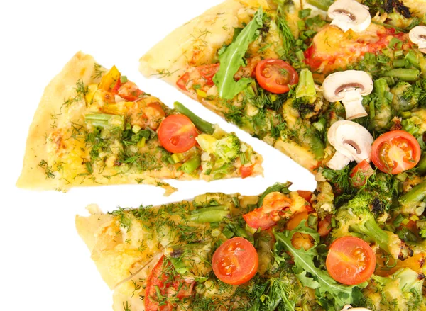 Вкусная вегетарианская пицца, изолированная на белом — стоковое фото