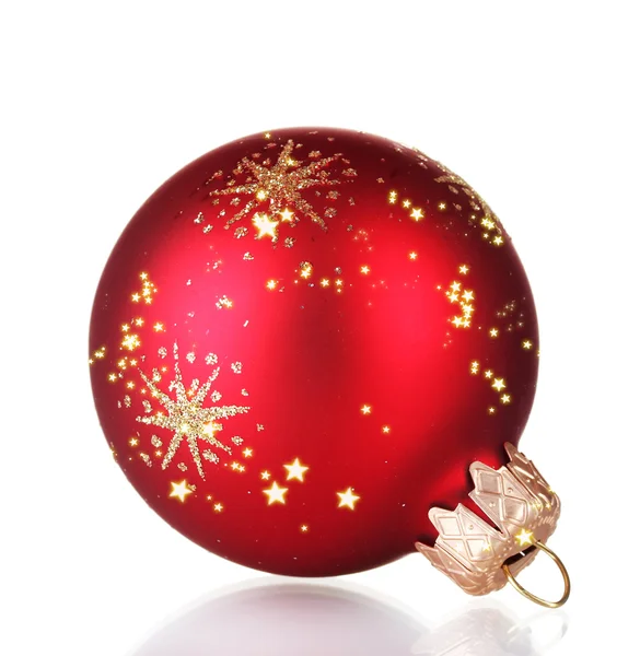 Bola roja de Navidad aislada sobre fondo blanco — Foto de Stock