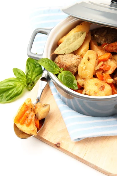 Homemade beef stir fry with vegetables in color pan, on wooden board, isolated on white — Stock Photo, Image