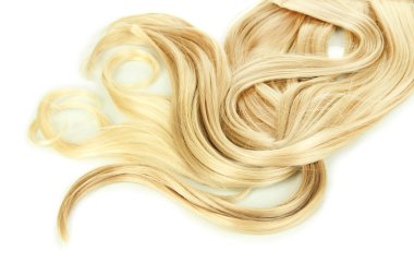 kıvırcık sarı saçlı yakın çekim üzerinde beyaz izole