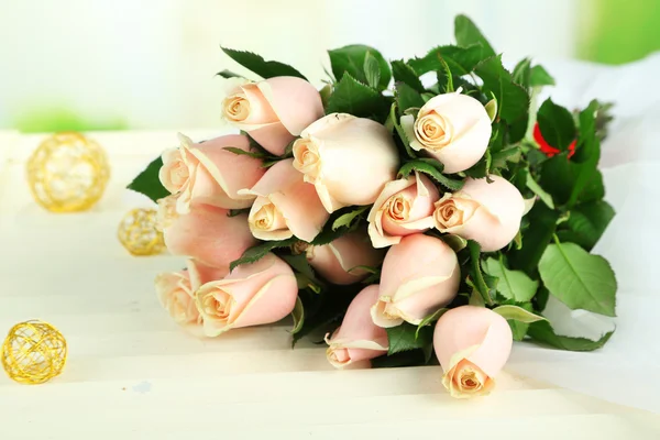 Beautiful bouquet of roses, on light background — Stock Photo, Image