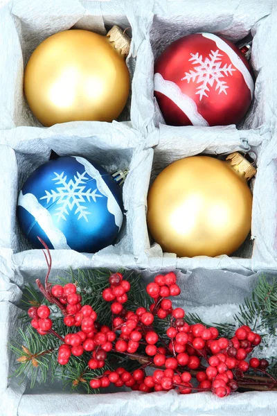 Mooi verpakte christmas speelgoed, close-up — Stockfoto