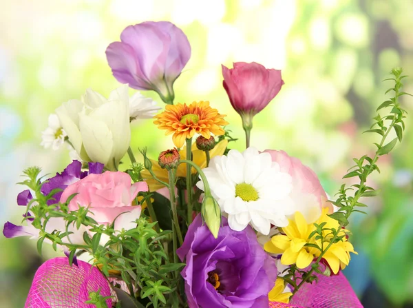 Hermosas flores sobre fondo brillante —  Fotos de Stock