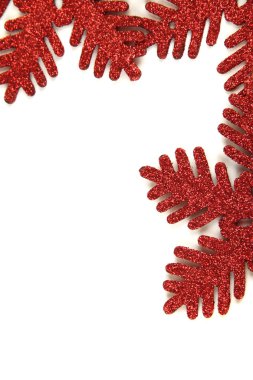 güzel kar taneleri üzerinde beyaz izole