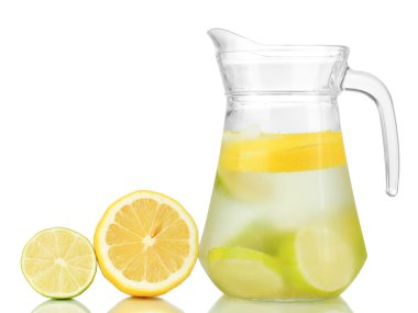 kireç, limon ve beyaz izole sürahi buz soğuk su