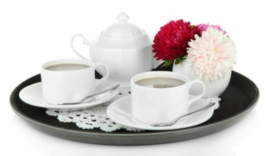 Kahve üzerine beyaz izole tepsi