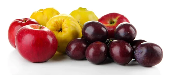 Quinces with apples and plums isolated on white — Stock Photo, Image