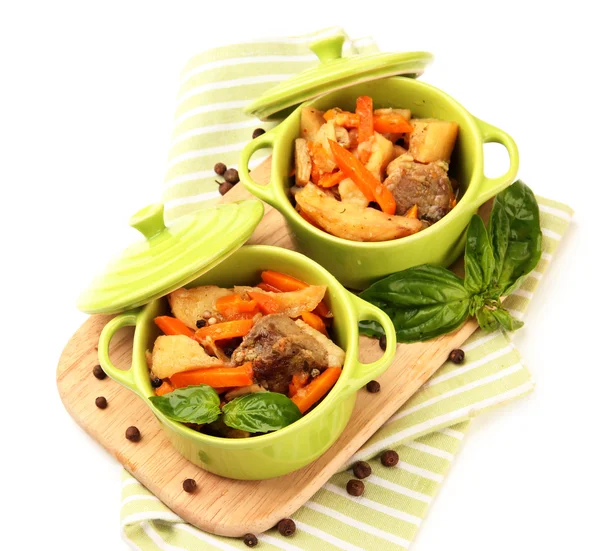 Σπιτικό βόειο κρέας ανακατώνει τα τηγανητά με λαχανικά σε χρώμα τηγάνια, απομονωμένα σε λευκό — Φωτογραφία Αρχείου