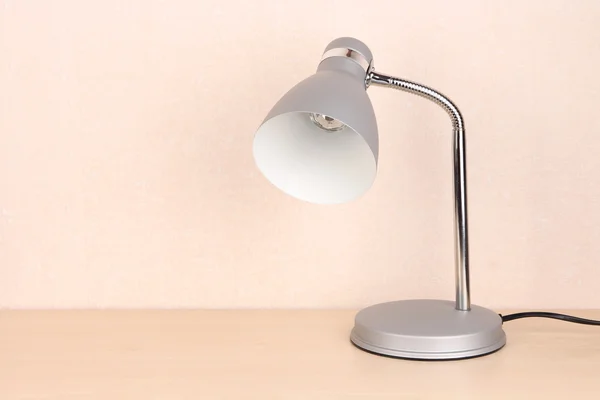 Asztali lámpa a szobában — Stock Fotó