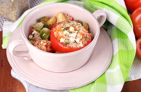 Stuffed tomatoes in pan on wooden table close-up — Stock Photo, Image