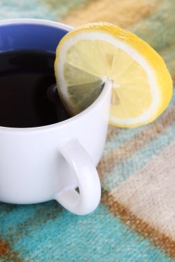 öksürük şurubu örme atkı yakın çekim