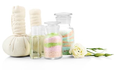 beyaz izole aromalı tuzları cam şişelerde