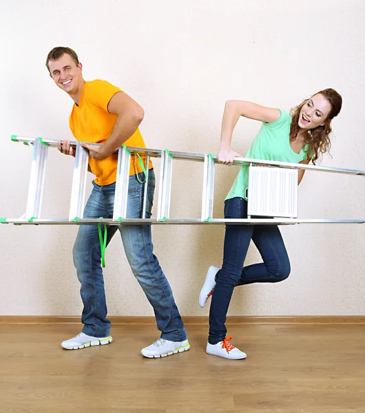 Pareja haciendo renovación — Foto de Stock