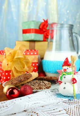 Sütle kaplanmış güzel Noel kompozisyonu