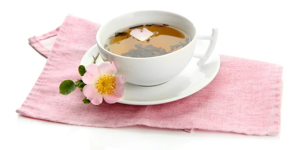Bylinný čaj s hip růžové květy, izolované na bílém — Stock fotografie