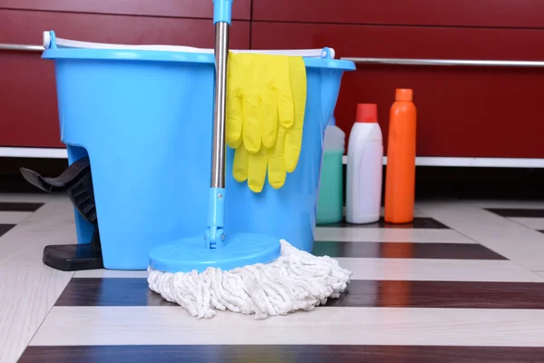 House cleaning with mop — Stock Photo, Image