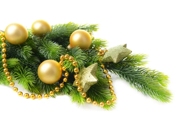 Karácsonyi bálok és a fenyő, elszigetelt fehér dekoratív csillag — Stock Fotó