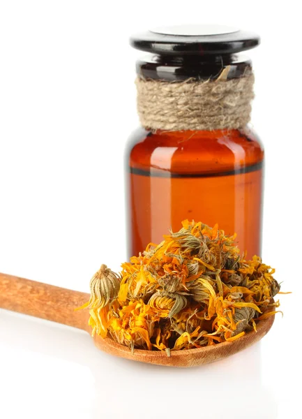 Bottiglia di medicinale e fiore di calendula essiccato, isolato su bianco — Foto Stock