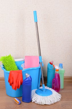 katta oda temizliği için farklı araçlar