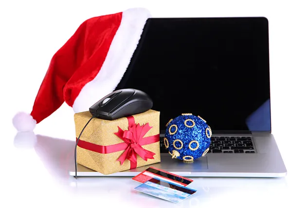 孤立的白色衬底上的手提电脑、 礼物和计算机鼠标 — 图库照片