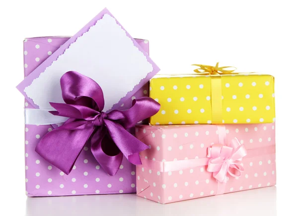 Geschenkboxen mit leerem Etikett isoliert auf weiß — Stockfoto