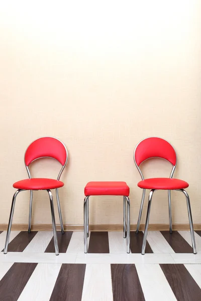 Beautiful interior with modern leather chairs on wood floor — Stock Photo, Image